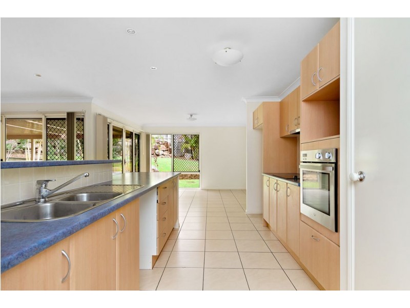 9 Alberic Court, Eatons Hill QLD 4037