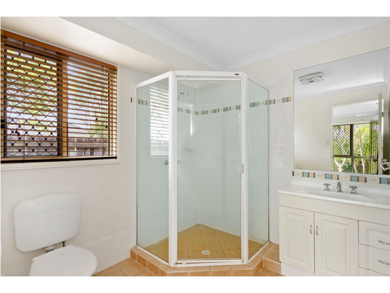 9 Alberic Court, Eatons Hill QLD 4037