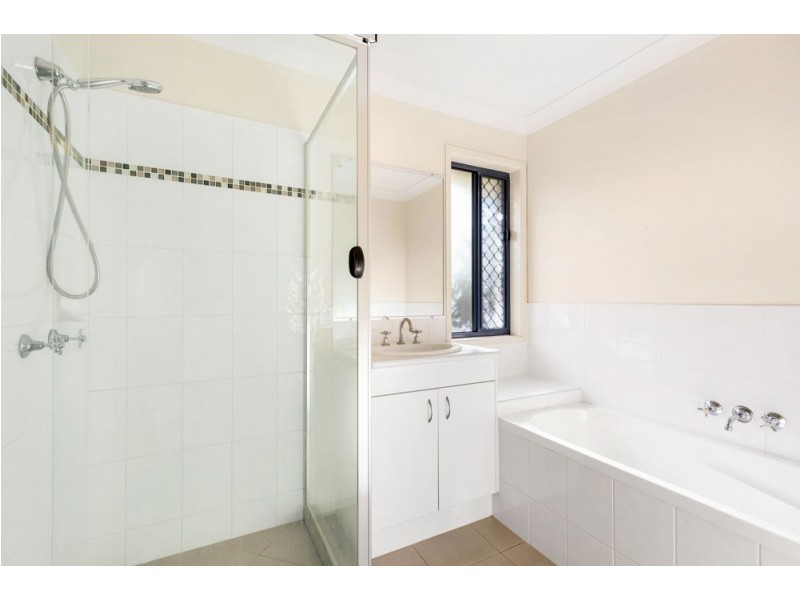 26 Whites Court, Albany Creek QLD 4035