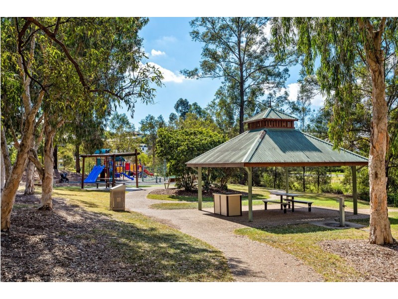 18 Valencia Court, Eatons Hill QLD 4037