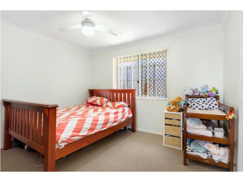 33 Woodlands Boulevard, Waterford QLD 4133