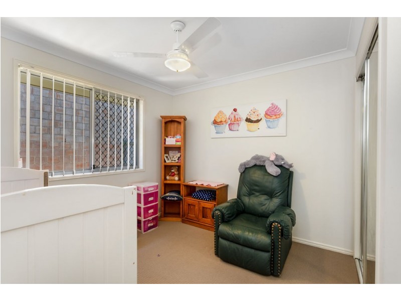 33 Woodlands Boulevard, Waterford QLD 4133