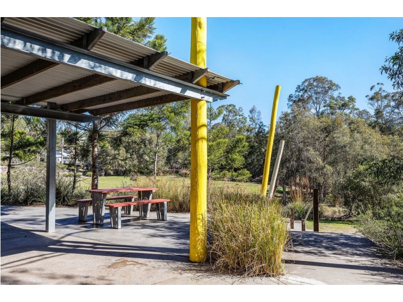 33 Woodlands Boulevard, Waterford QLD 4133