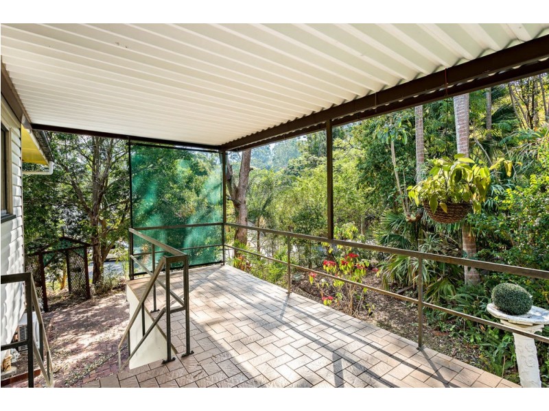 2 Camden Court, Arana Hills QLD 4054