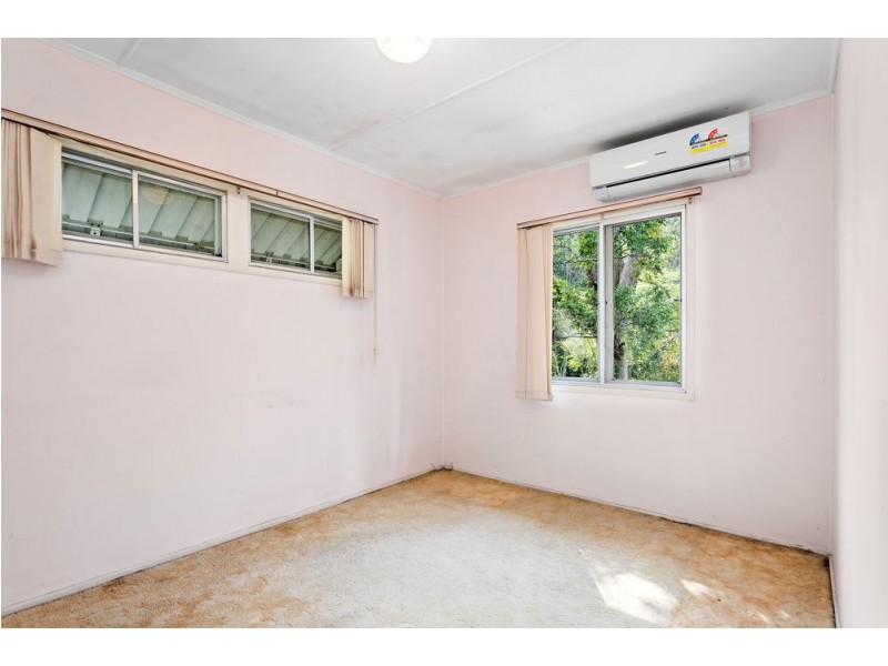 2 Camden Court, Arana Hills QLD 4054