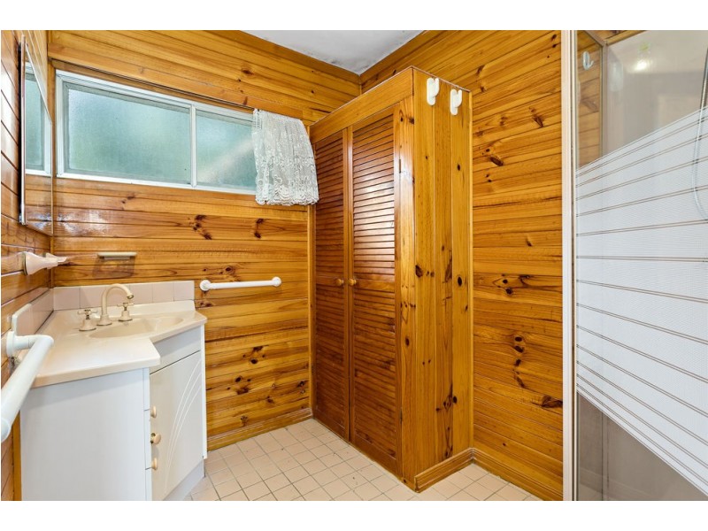 2 Camden Court, Arana Hills QLD 4054