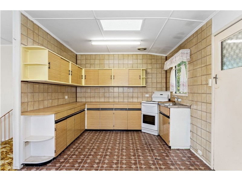 2 Camden Court, Arana Hills QLD 4054