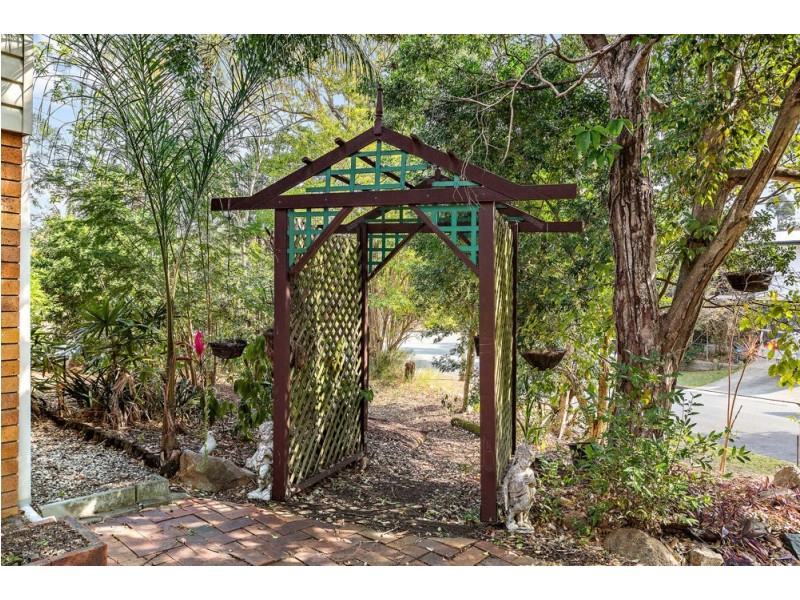 2 Camden Court, Arana Hills QLD 4054