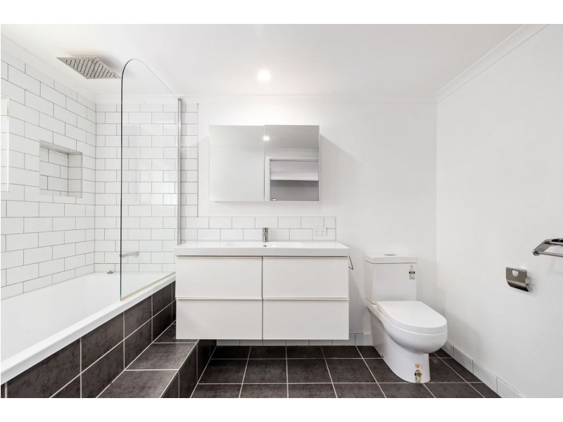 21 Caesar Road, Ferny Hills QLD 4055