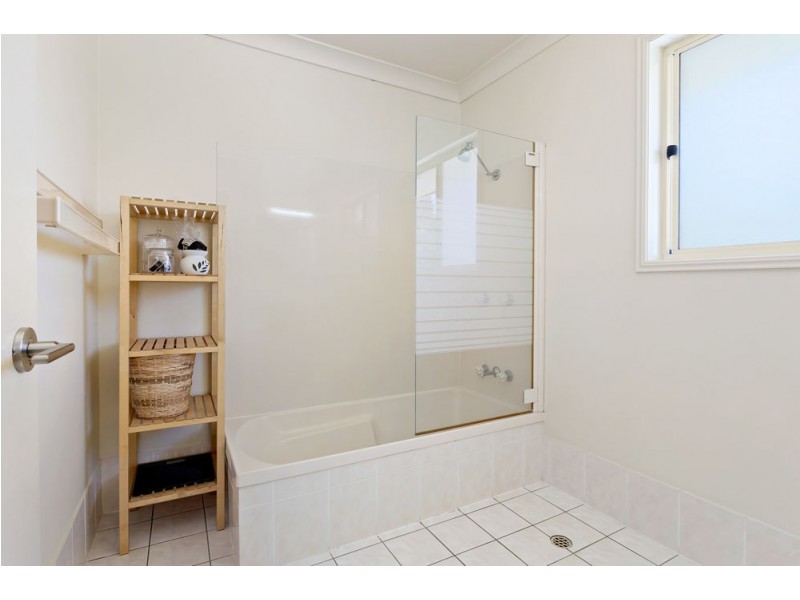 6/11 Leslie Street, Arana Hills QLD 4054