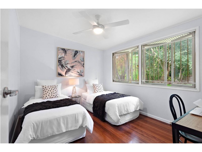 62 Minto Crescent, Arana Hills QLD 4054