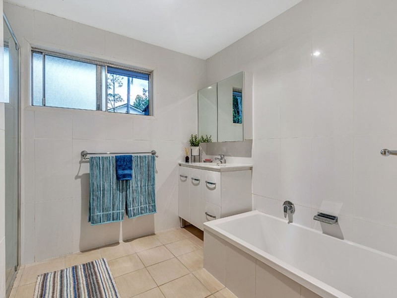 10 Pavonia Street, Everton Hills QLD 4053