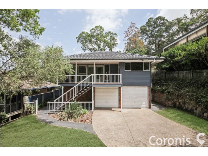 7 Camden Court, Arana Hills QLD 4054