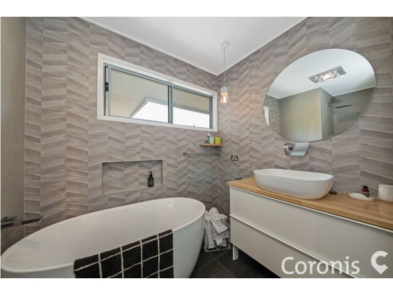 7 Camden Court, Arana Hills QLD 4054