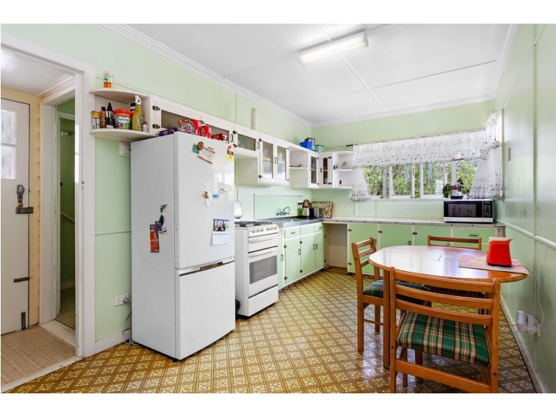 4 Dunkirk Street, Gaythorne QLD 4051