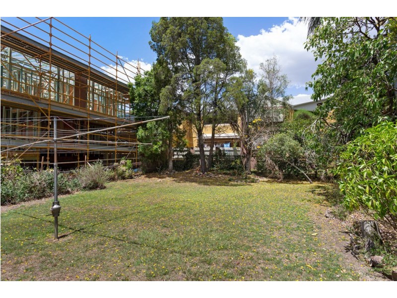 4 Dunkirk Street, Gaythorne QLD 4051