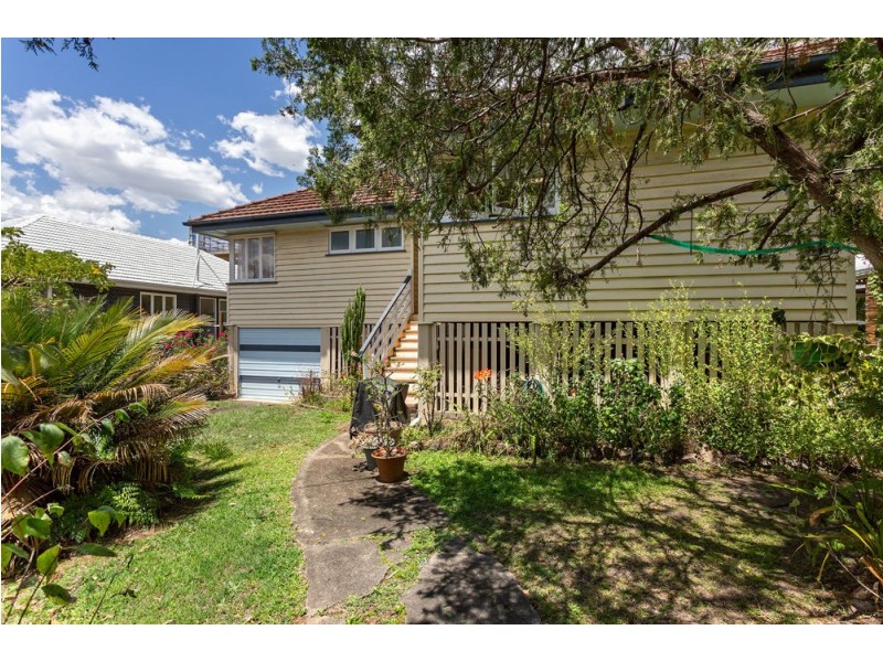4 Dunkirk Street, Gaythorne QLD 4051