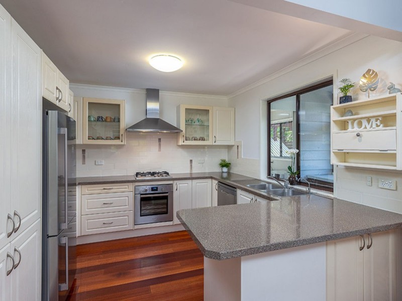 79 Leonarda Drive, Arana Hills QLD 4054