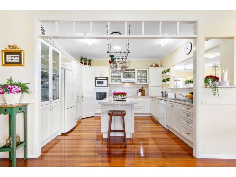 68 Falconglen Place, Ferny Grove QLD 4055