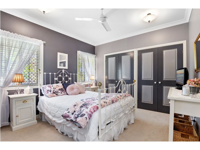 68 Falconglen Place, Ferny Grove QLD 4055