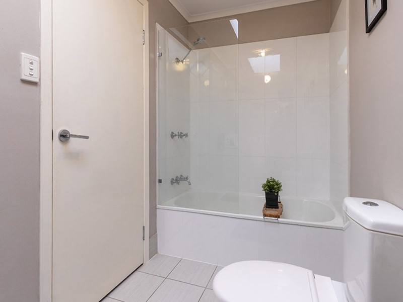 18/22 Jane Street, Arana Hills QLD 4054