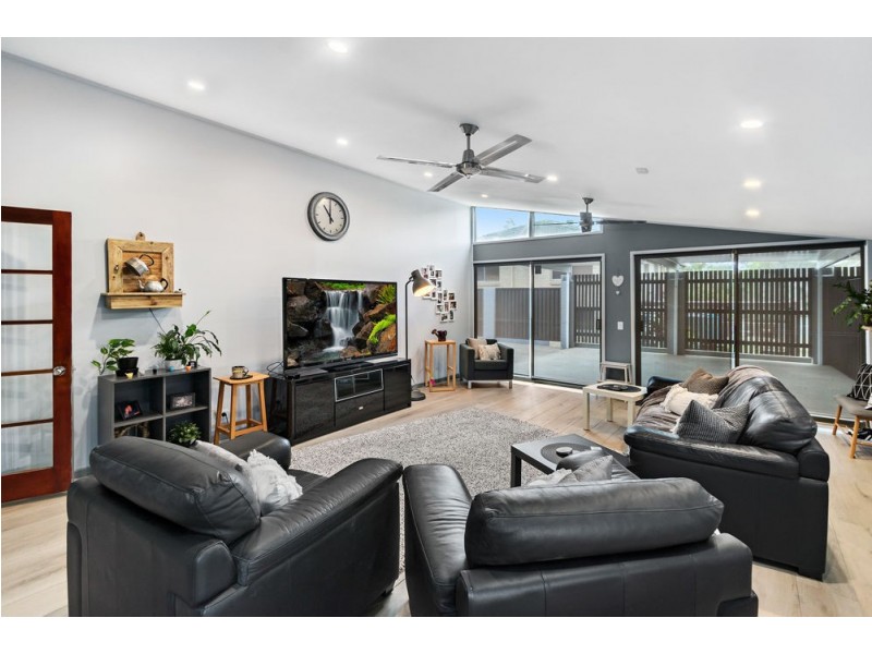 7 Tarawill Crescent, Ferny Hills QLD 4055