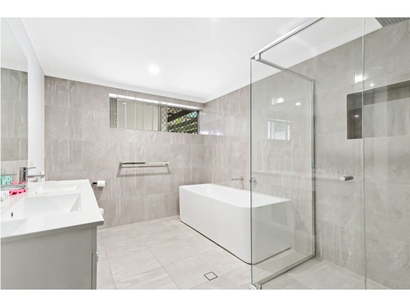 26 Woodbury Avenue, Bray Park QLD 4500