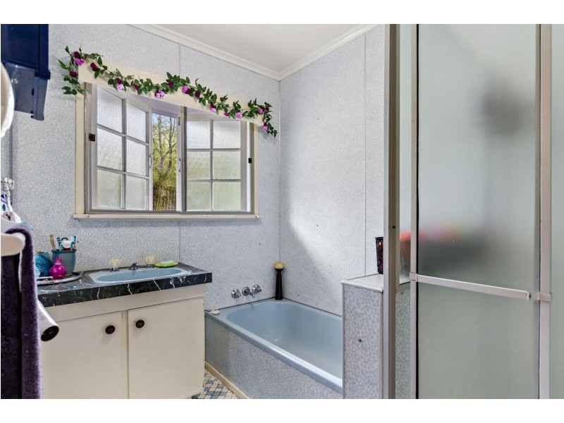 42 Tarnook Drive, Ferny Hills QLD 4055