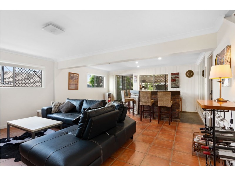 19 Illuta Avenue, Ferny Hills QLD 4055