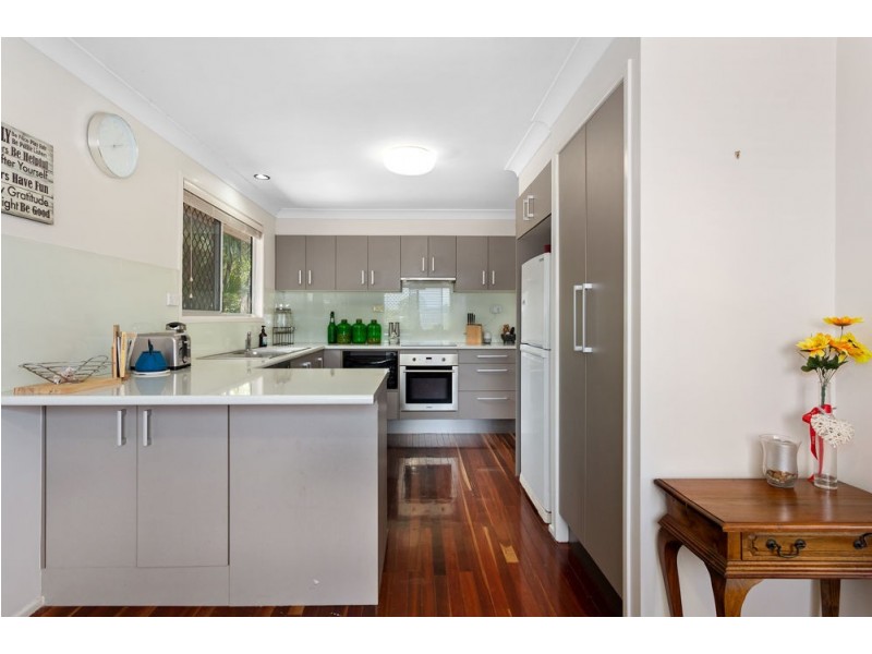 19 Illuta Avenue, Ferny Hills QLD 4055