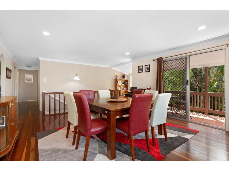 19 Illuta Avenue, Ferny Hills QLD 4055