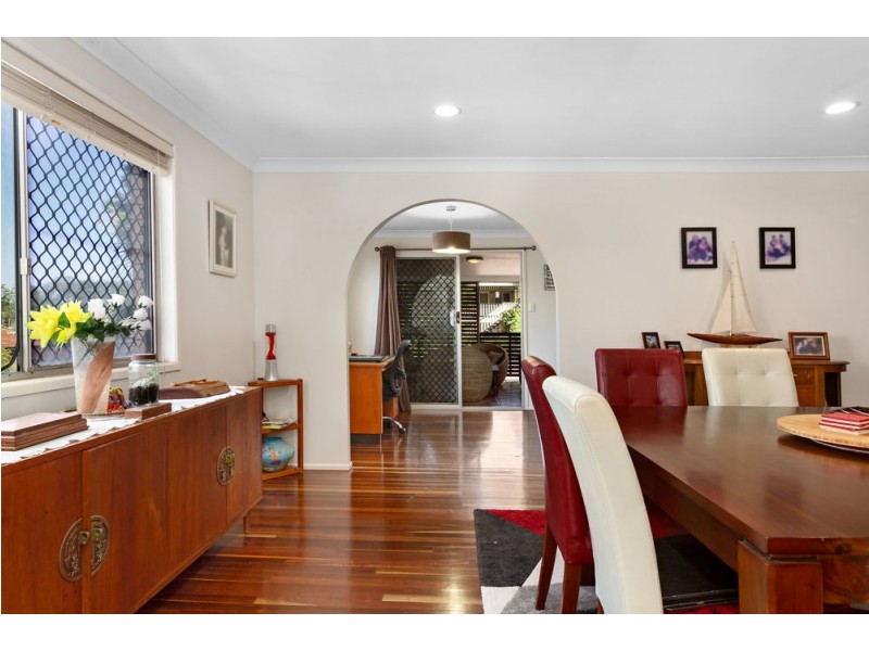 19 Illuta Avenue, Ferny Hills QLD 4055