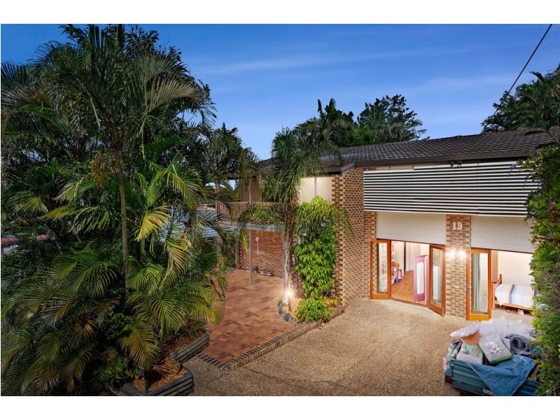 19 Illuta Avenue, Ferny Hills QLD 4055
