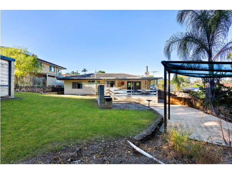 8 Kuringal Drive, Ferny Hills QLD 4055