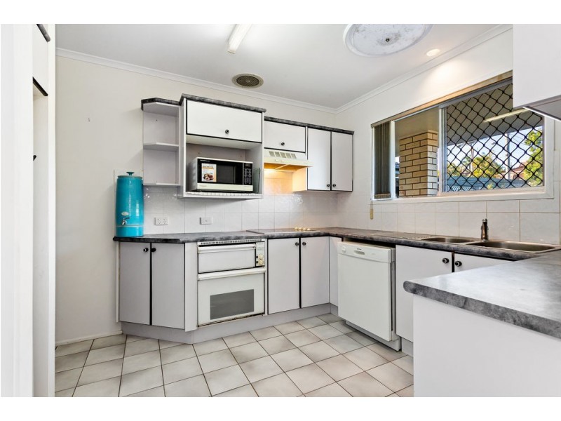 8 Kuringal Drive, Ferny Hills QLD 4055