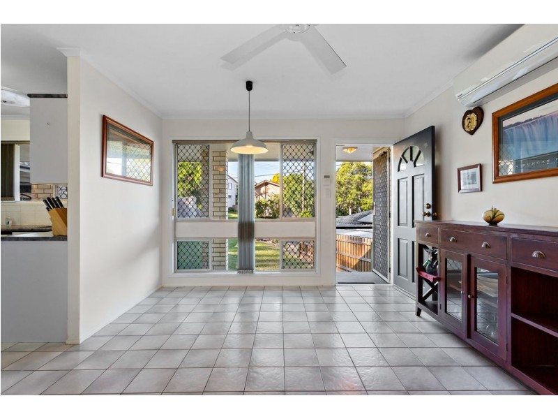8 Kuringal Drive, Ferny Hills QLD 4055