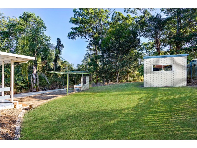 8 Kuringal Drive, Ferny Hills QLD 4055