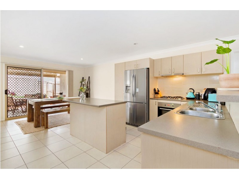 9 Walkers Road, Everton Hills QLD 4053