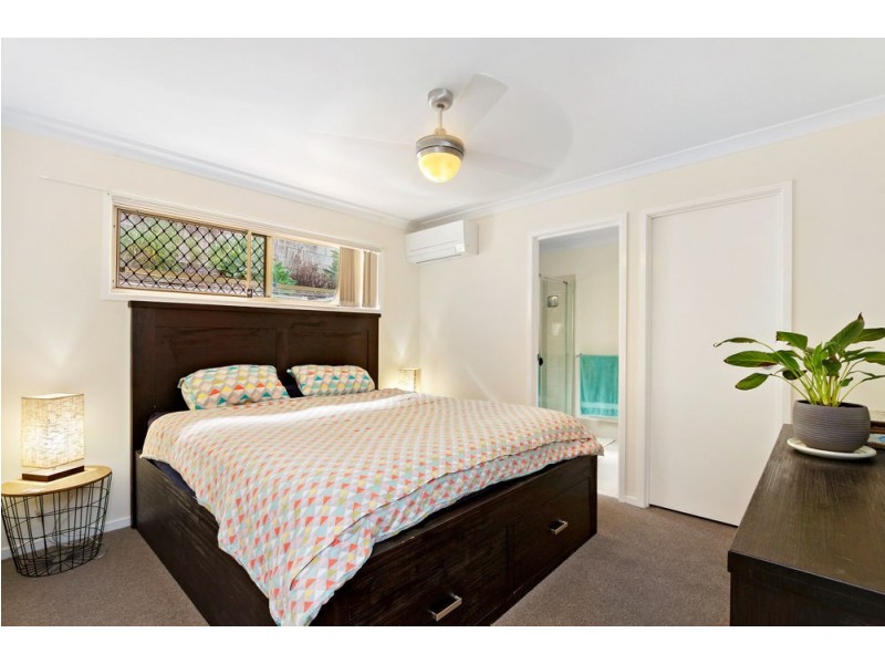 9 Walkers Road, Everton Hills QLD 4053