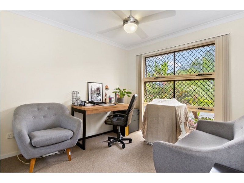 9 Walkers Road, Everton Hills QLD 4053