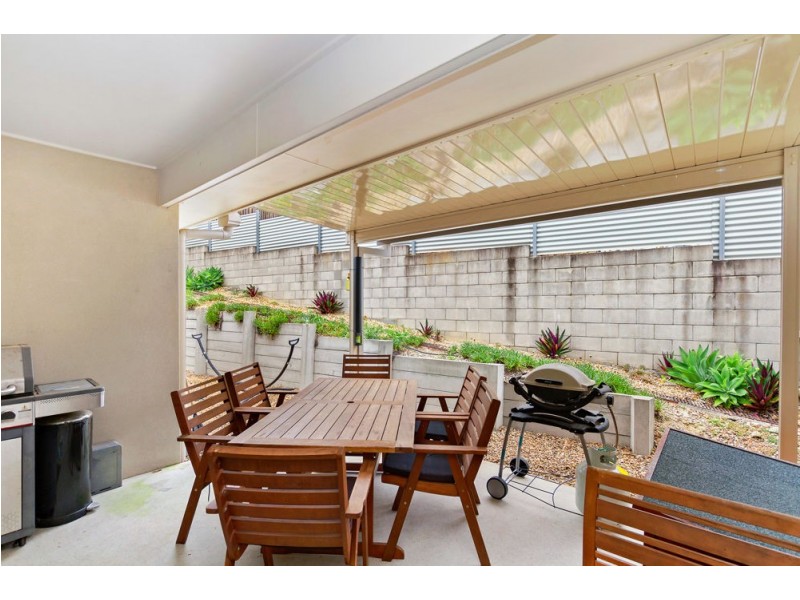 9 Walkers Road, Everton Hills QLD 4053