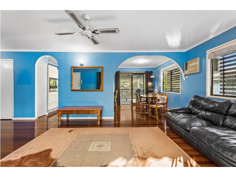 15 Rinavore Street, Ferny Grove QLD 4055