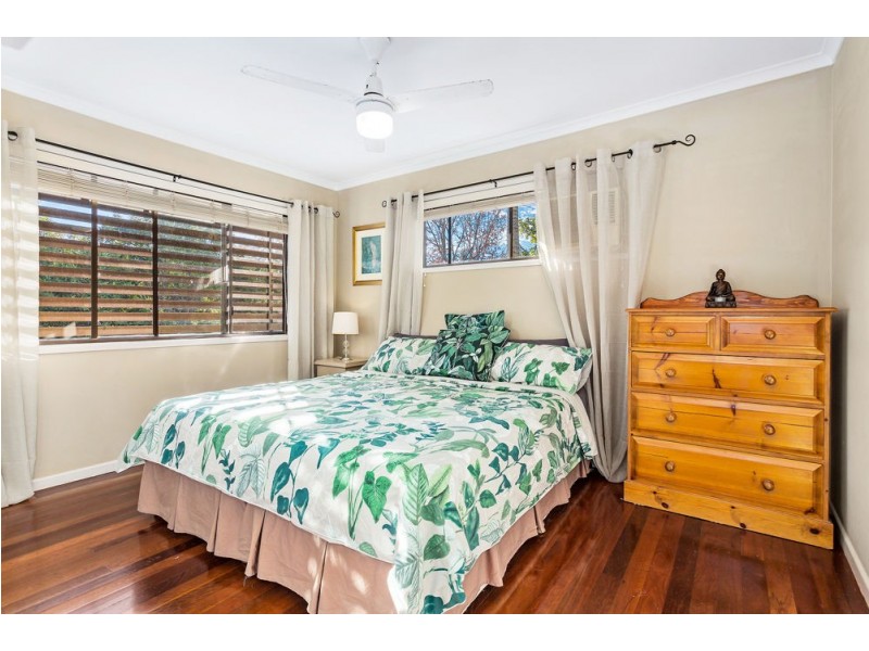 15 Rinavore Street, Ferny Grove QLD 4055