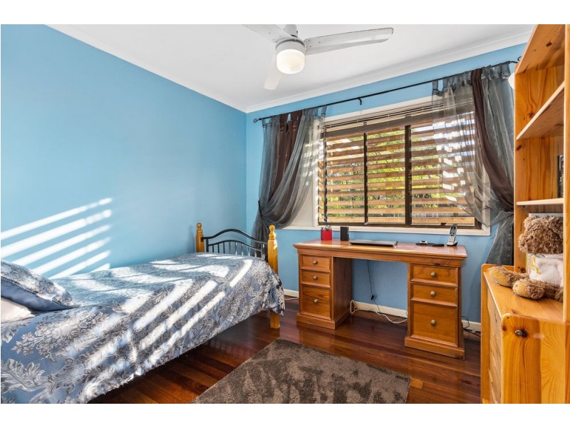 15 Rinavore Street, Ferny Grove QLD 4055