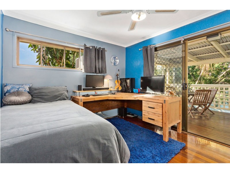 15 Rinavore Street, Ferny Grove QLD 4055