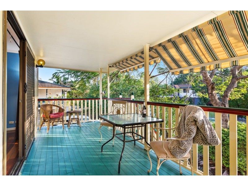 15 Rinavore Street, Ferny Grove QLD 4055