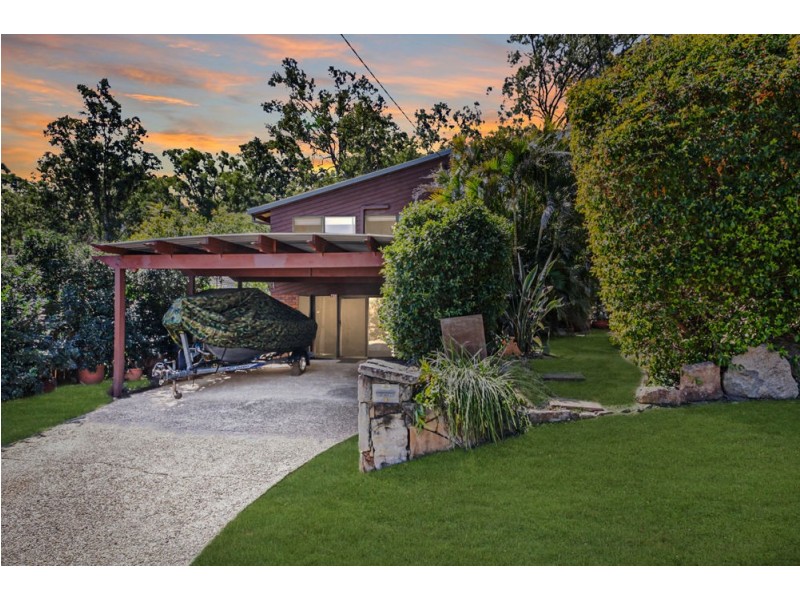 8 Lily Street, Everton Hills QLD 4053