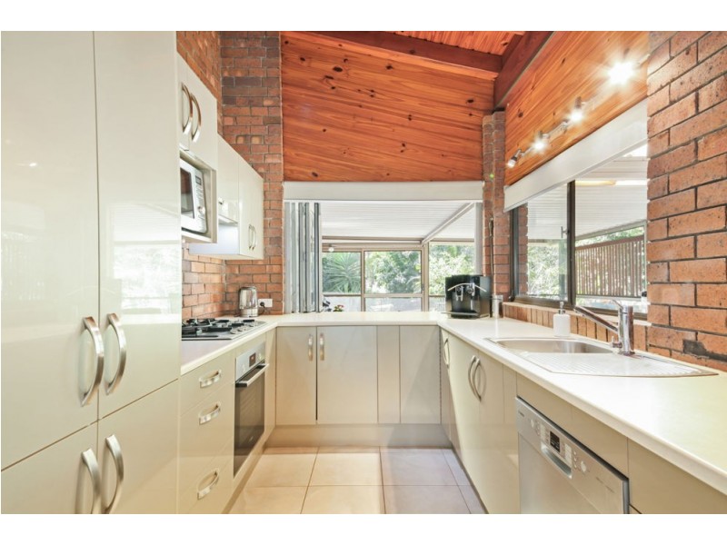 8 Lily Street, Everton Hills QLD 4053