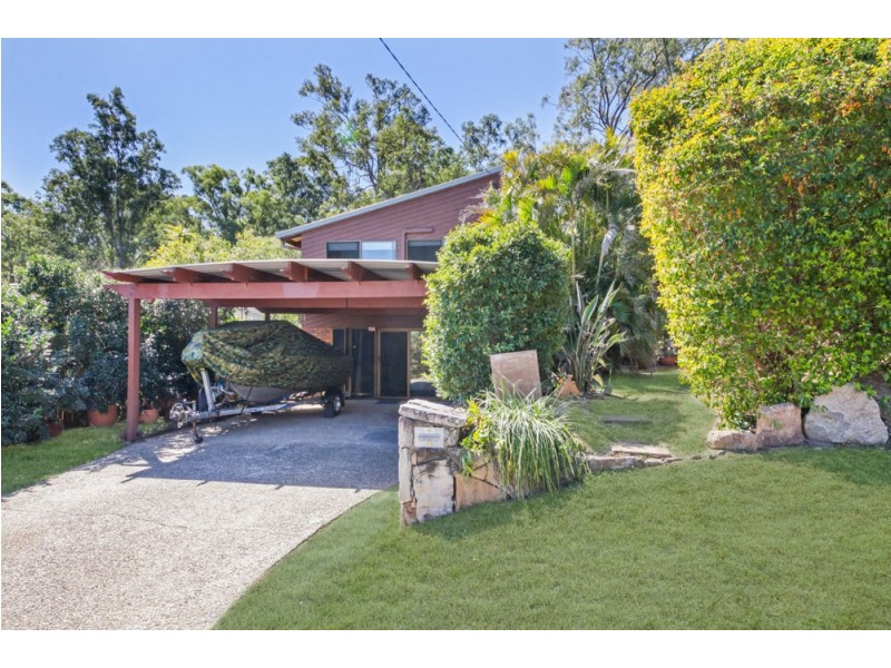 8 Lily Street, Everton Hills QLD 4053