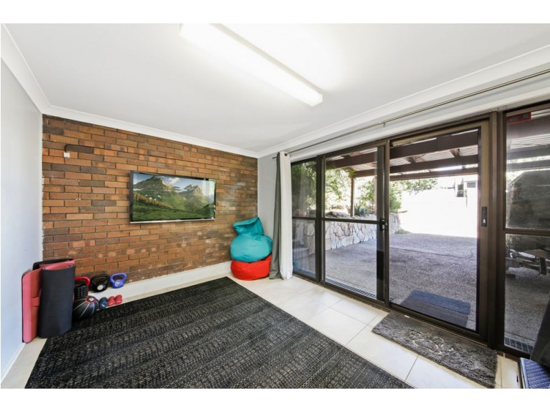 8 Lily Street, Everton Hills QLD 4053